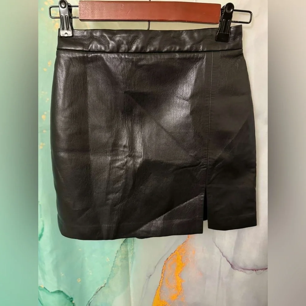 Wilfred High-waisted Vegan Leather mini skirt Size: 2 - Picture 10 of 16